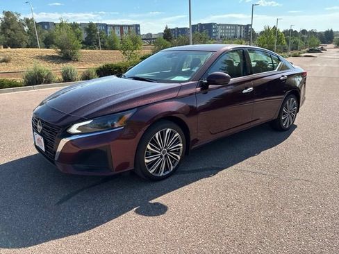 Used 2025 Nissan Altima 2.5 SL AWD/4WD image 3