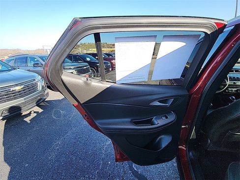 Used 2021 Buick Encore GX Essence w/ Advanced Technology Package image 27