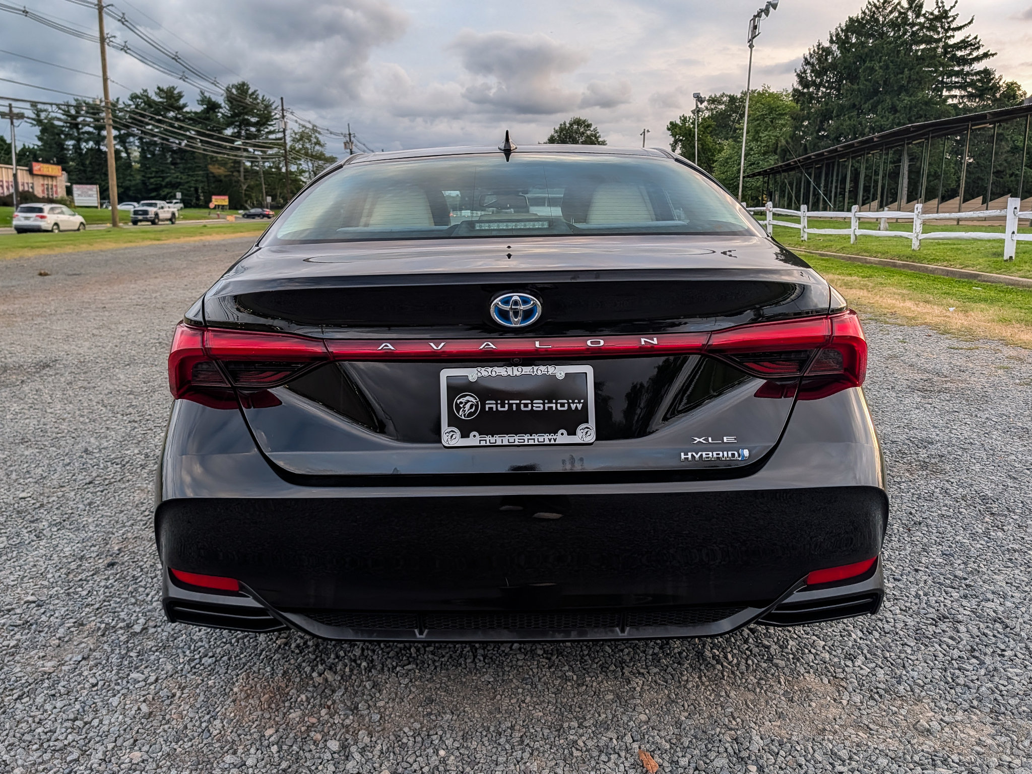 Used 2019 Toyota Avalon XLE w/ Moonroof Package FWD image 6