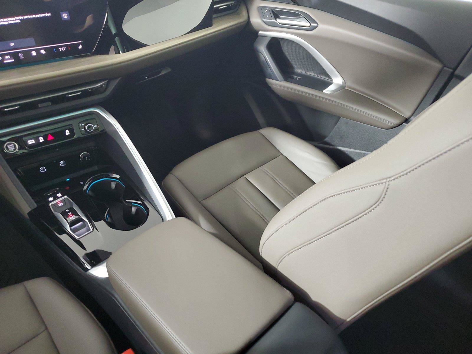 Certified 2025 Audi Q5 Premium w/ Convenience Package AWD/4WD image 17