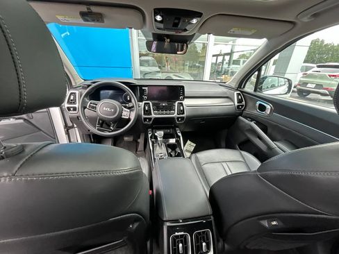 Used 2023 Kia Sorento SX AWD/4WD image 13