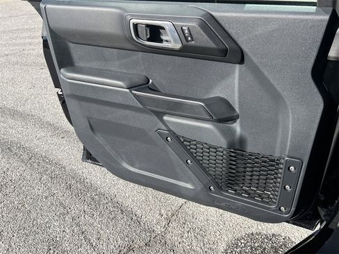 New 2025 Ford Bronco 4-Door image 15