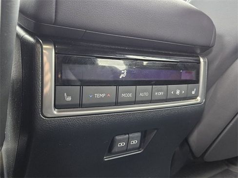 Used 2024 Lexus GX 550 w/ Cold Area Package image 11
