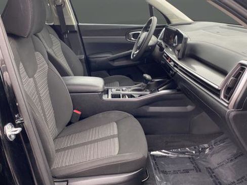 Certified 2025 Kia Sorento LX FWD image 25