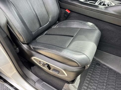 Used 2024 Jeep Wagoneer L Series II w/ Flexible Seating Group RWD image 12