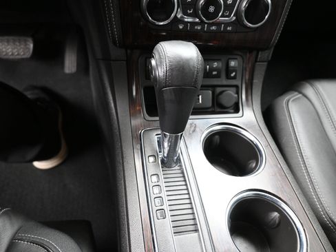 Used 2017 Chevrolet Traverse Premier image 15