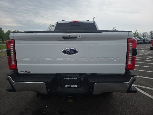 Used 2024 Ford F350 Lariat w/ Lariat Ultimate Package AWD/4WD image 9