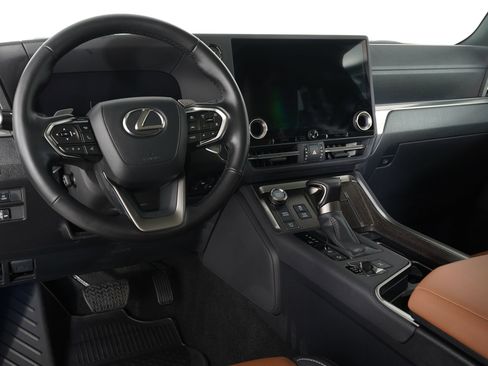 Used 2026 Lexus GX 550 w/ Accessory Package (2T) AWD/4WD image 18