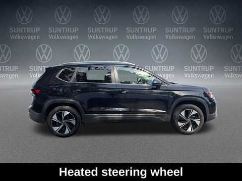 Used 2025 Volkswagen Taos SE w/ Panoramic Sunroof Package AWD/4WD image 15