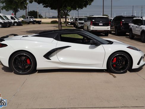 Used 2022 Chevrolet Corvette Stingray Preferred Conv w/ Z51 Performance Package RWD image 2