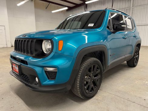 Used 2022 Jeep Renegade Altitude AWD/4WD image 2