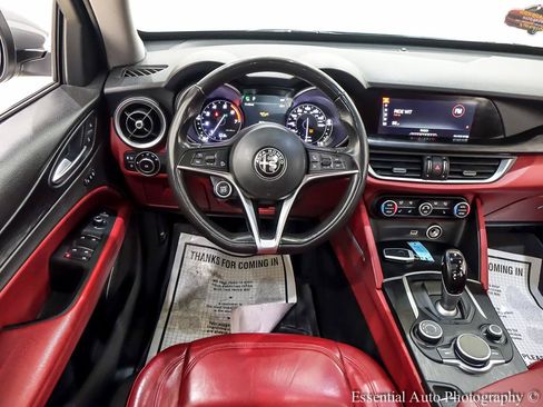 Used 2018 Alfa Romeo Stelvio AWD image 18