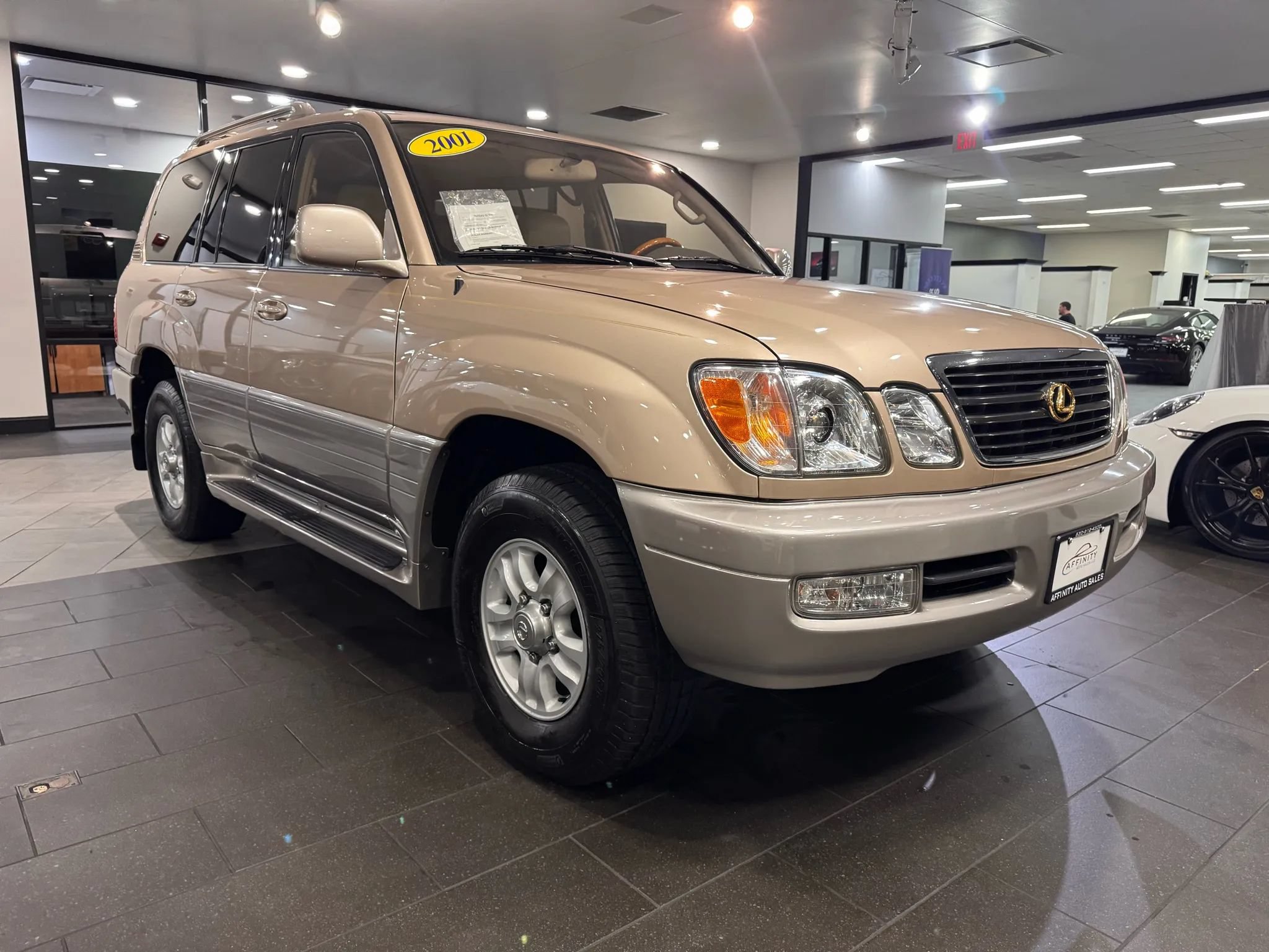 Used 2001 Lexus LX 470 4WD image 7