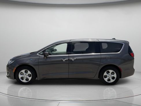 Used 2017 Chrysler Pacifica Touring Plus FWD image 5