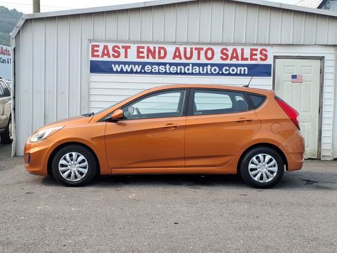 Used 2017 Hyundai Accent SE FWD image 2