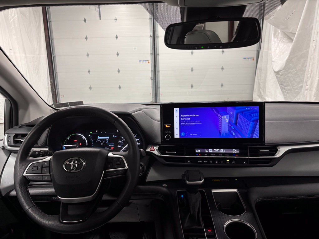 Used 2026 Toyota Sienna XLE FWD image 16