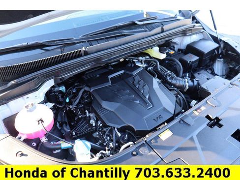 Used 2026 Kia Carnival SX w/ SX Dark Edition Package image 33