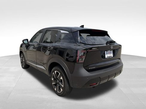 Used 2025 Nissan Kicks SV AWD/4WD image 7