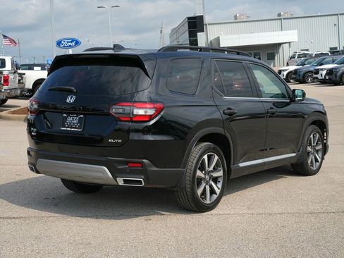 Used 2023 Honda Pilot Elite image 5