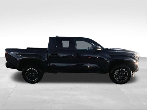 Used 2025 Toyota Tacoma TRD Sport AWD/4WD image 11