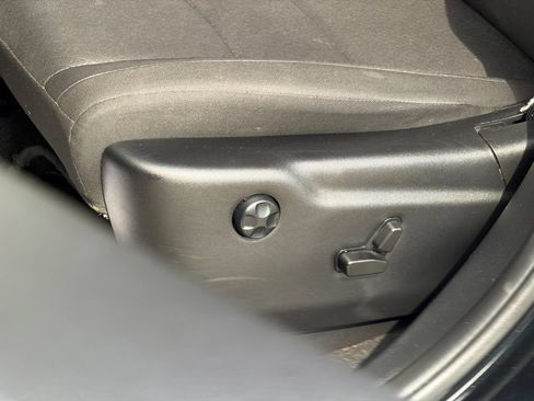Used 2021 Jeep Grand Cherokee Laredo AWD/4WD image 15