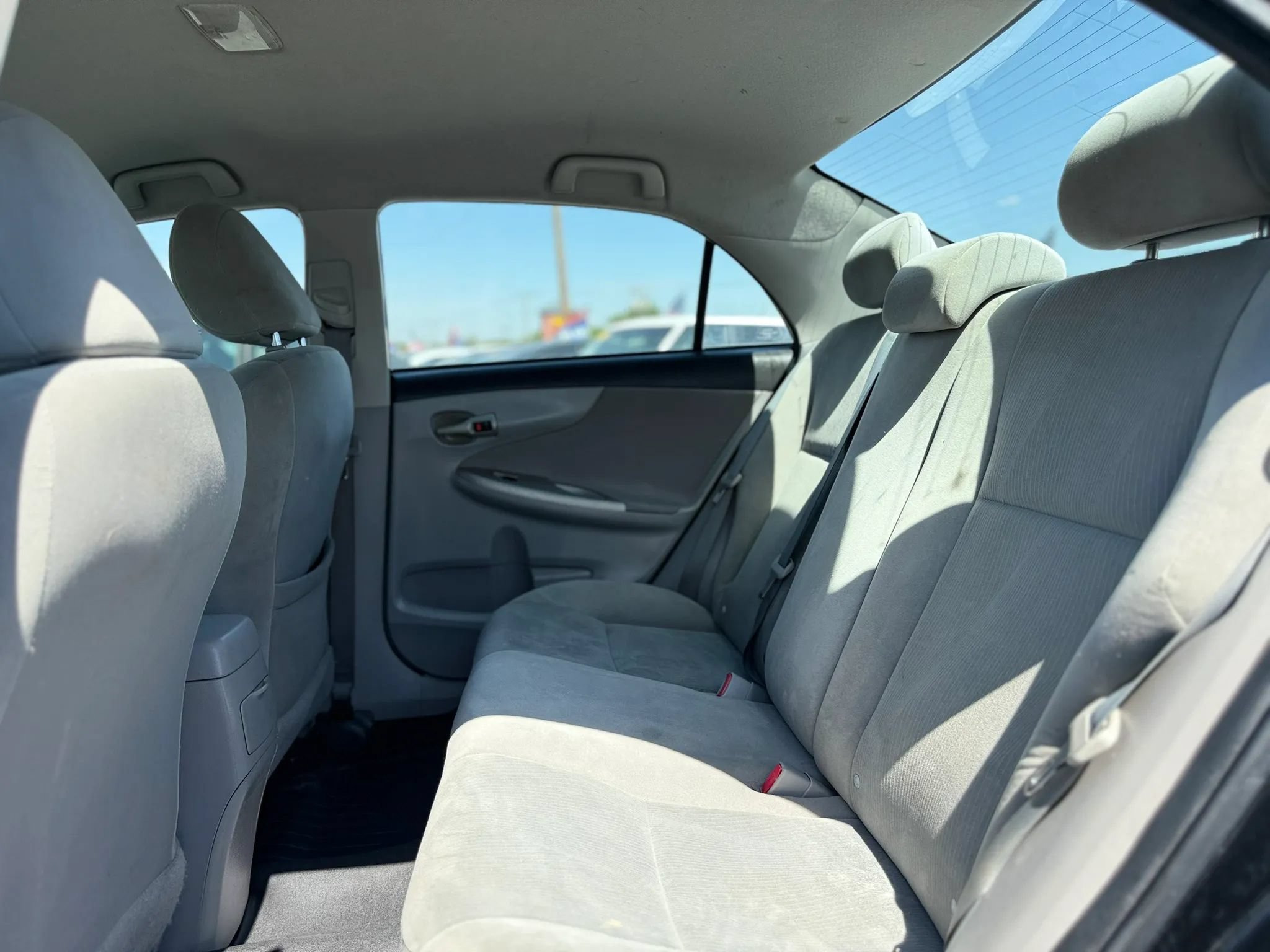 Used 2012 Toyota Corolla LE FWD image 18