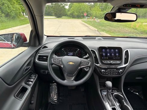 Used 2024 Chevrolet Equinox Premier AWD/4WD image 52