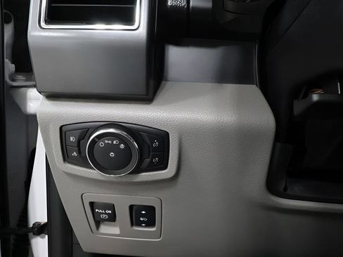 Used 2018 Ford F150 XLT w/ Equipment Group 302A Luxury AWD/4WD image 19