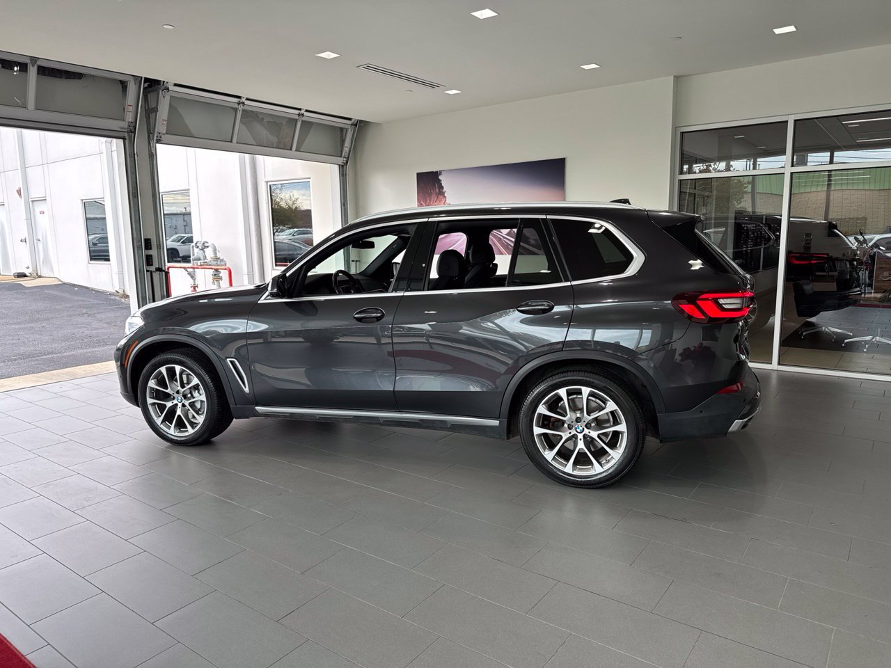 Used 2020 BMW X5 xDrive40i w/ Convenience Package AWD/4WD image 5