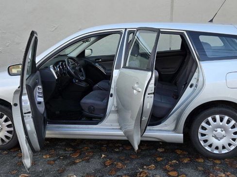 Used 2004 Toyota Matrix XR image 10