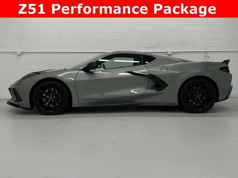 Used 2023 Chevrolet Corvette Stingray Preferred Cpe w/ Z51 Performance Package image 3
