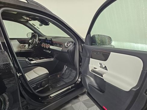 Used 2022 Mercedes-Benz GLB 250 4MATIC image 12