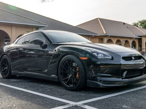 Used 2010 Nissan GT-R Premium AWD/4WD image 10