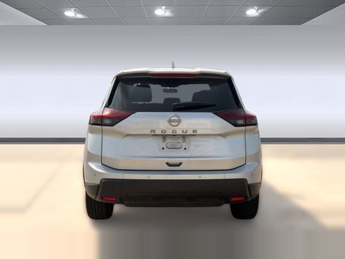 Used 2025 Nissan Rogue SV FWD image 10