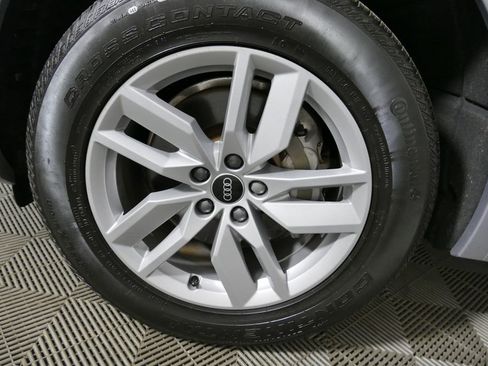 Certified 2022 Audi Q5 2.0T Premium w/ Convenience Package AWD/4WD image 9