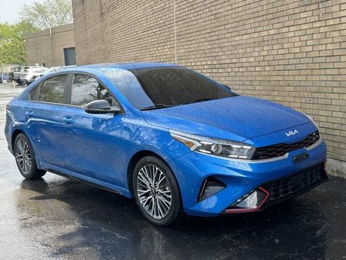 Used 2023 Kia Forte GT-Line w/ GT-Line Premium Package FWD image 2