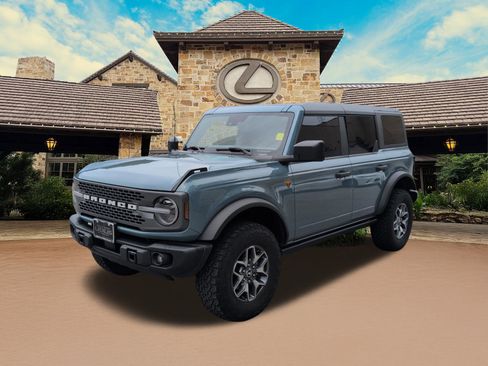 Used 2023 Ford Bronco Badlands AWD/4WD image 4