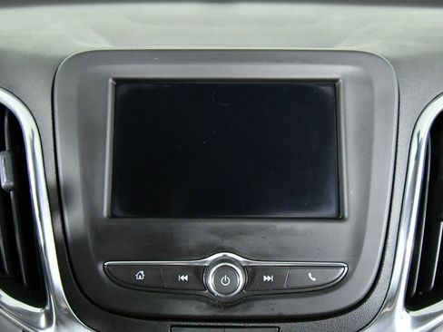 Used 2022 Chevrolet Equinox LS image 4