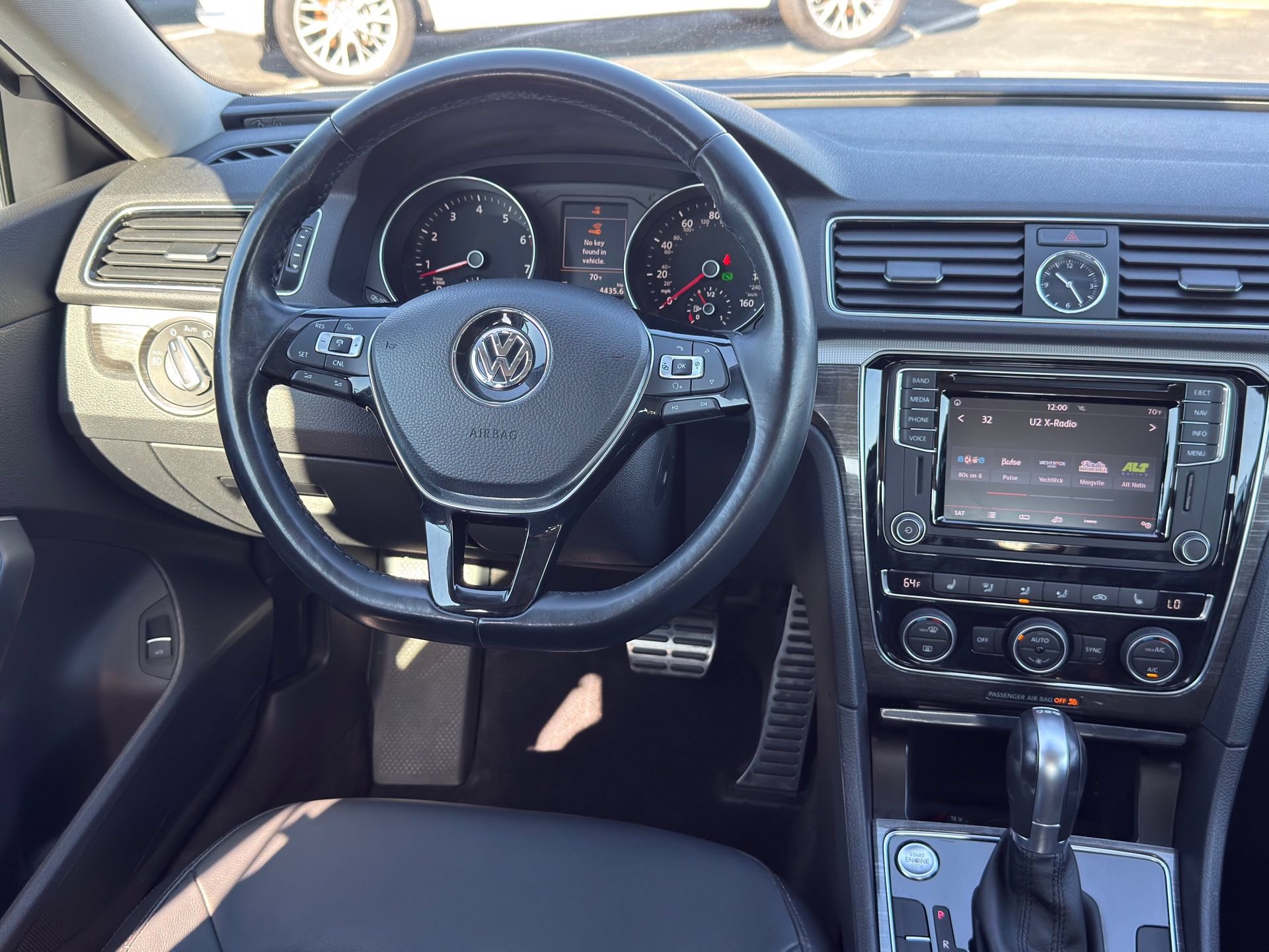 Used 2017 Volkswagen Passat 3.6 SEL Premium FWD image 23