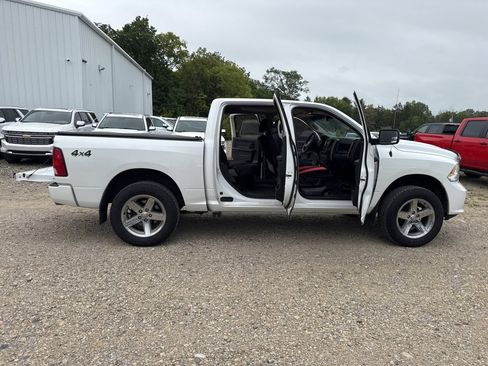 Used 2016 RAM 1500 Express image 34