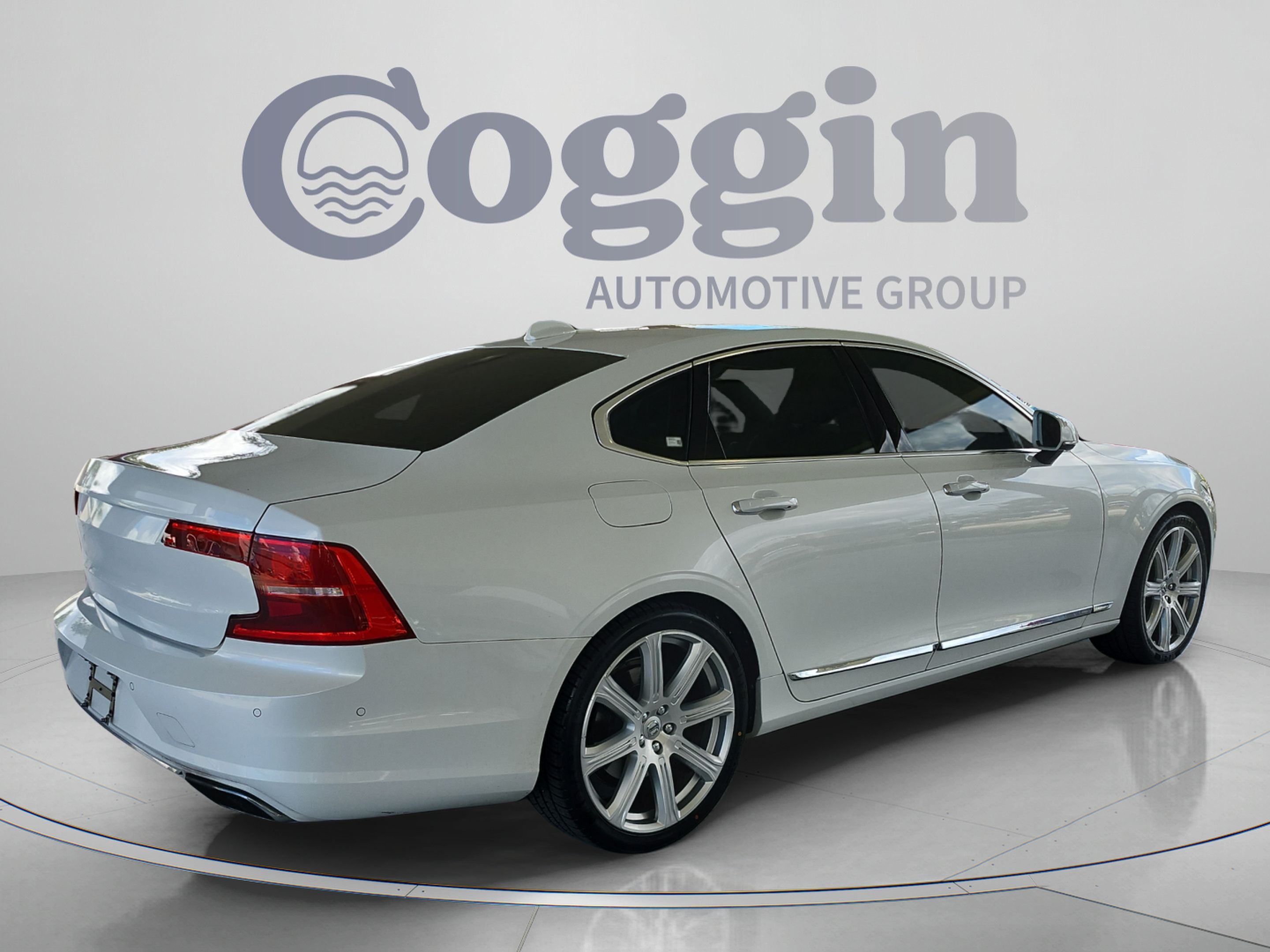Used 2017 Volvo S90 T5 Inscription w/ Vision Package FWD image 5