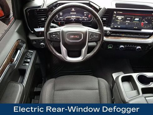 Used 2022 GMC Sierra 1500 SLE AWD/4WD image 3