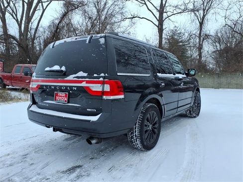 Used 2015 Lincoln Navigator 4WD image 7