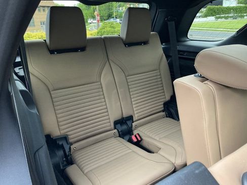 Used 2023 Land Rover Discovery S R-Dynamic AWD/4WD image 16