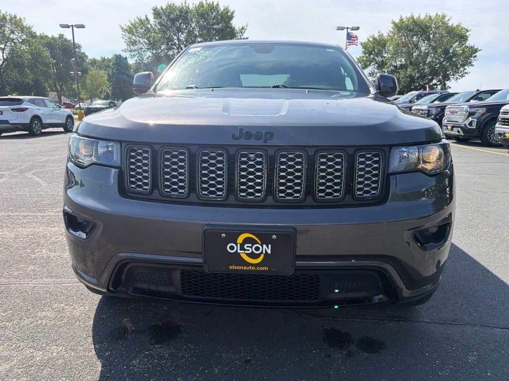 Used 2020 Jeep Grand Cherokee Altitude AWD/4WD image 2