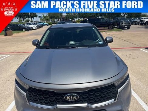 Used 2021 Kia Sorento LX FWD image 2