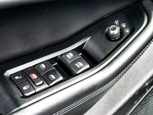 Used 2024 Jeep Grand Cherokee L Laredo image 11