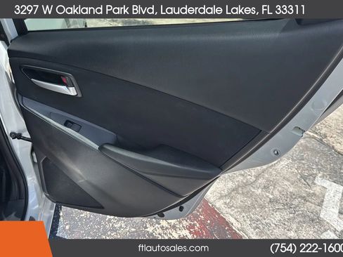 Used 2019 Toyota Yaris LE FWD image 33
