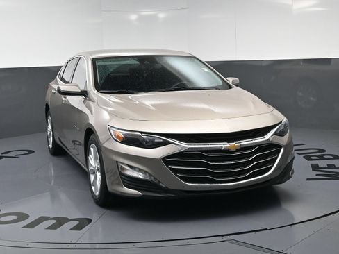 Used 2024 Chevrolet Malibu LT FWD image 3