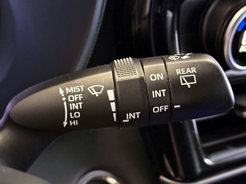 Certified 2024 Toyota Highlander LE AWD/4WD image 31